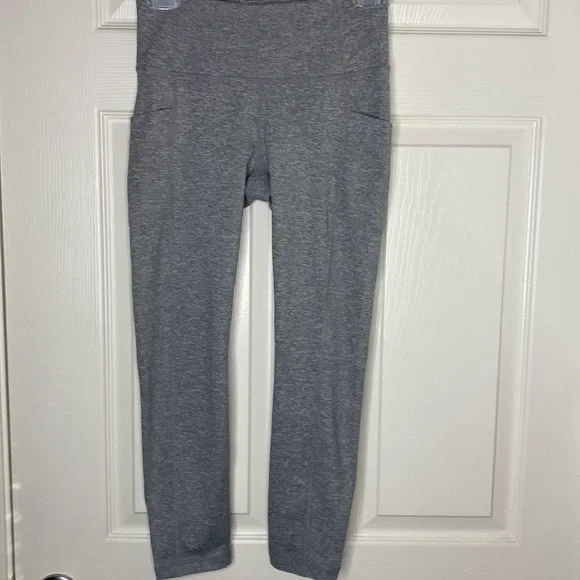 ZIYA active leggings grey haze knit pockets NWT - Picture 4 of 12